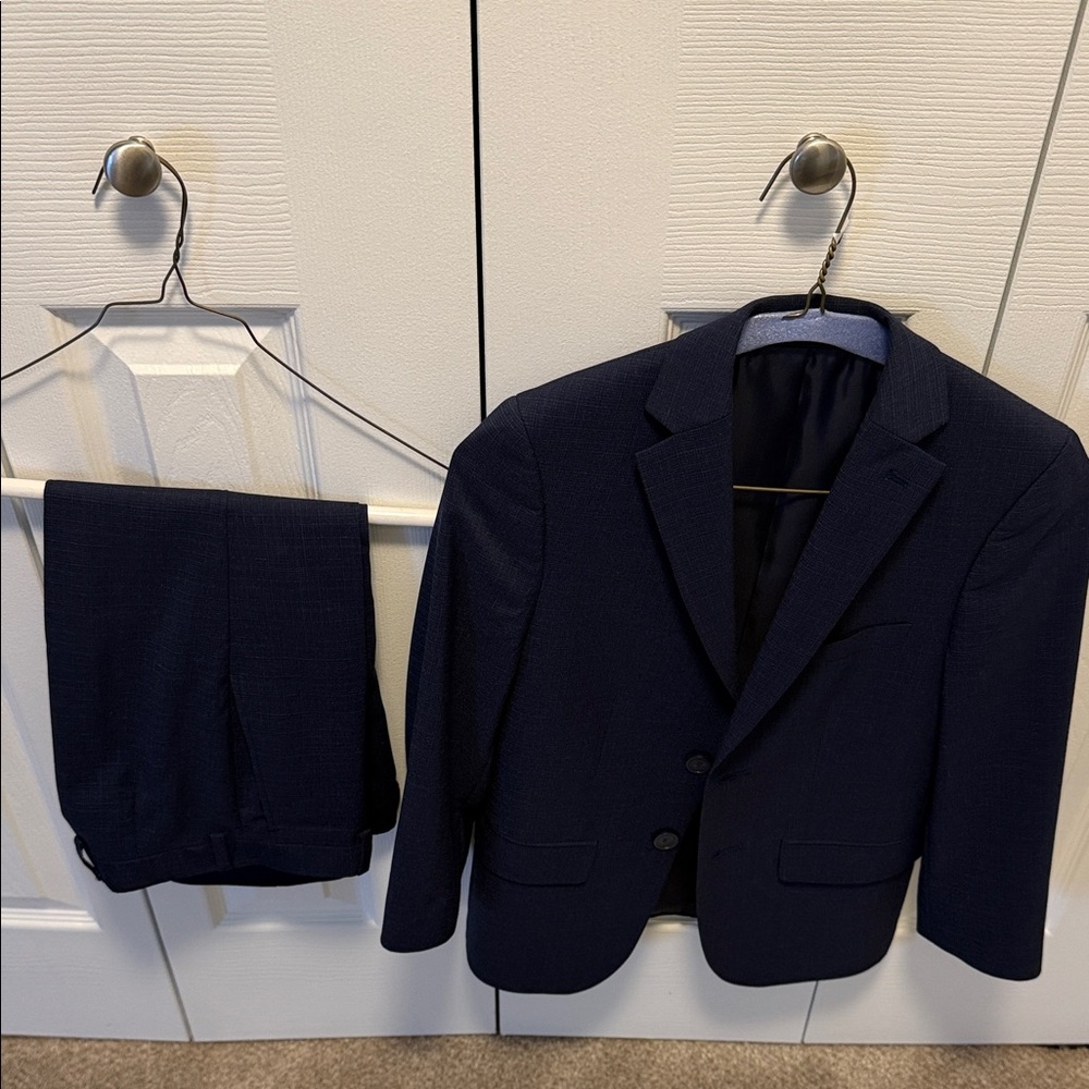 Boy’s Navy Blue Suit- Marc New York- size 10 youth (skinny)